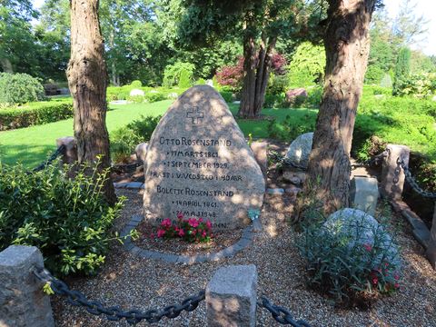 The grave of Reverend Otto Rosenstand at the cemetary in Vester Vedsted. Photo: Charlotte Lindhardt